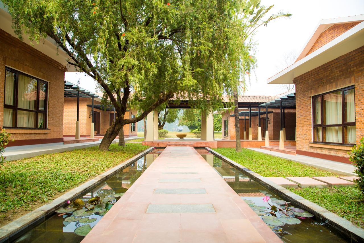 Miraaya Wellness And Golf Resort Chitwan Exterior photo
